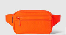Load image into Gallery viewer, Gucci bumbag
