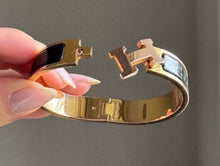 Load image into Gallery viewer, Hermes clic H bracelet Pm
