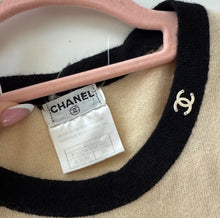 Load image into Gallery viewer, Chanel cashmere
