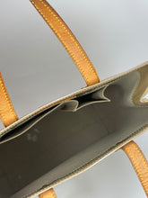 Load image into Gallery viewer, Louis Vuitton vintage bag
