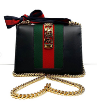 Load image into Gallery viewer, Womens GUCCI MINI SYLVIE Shoulderbag
