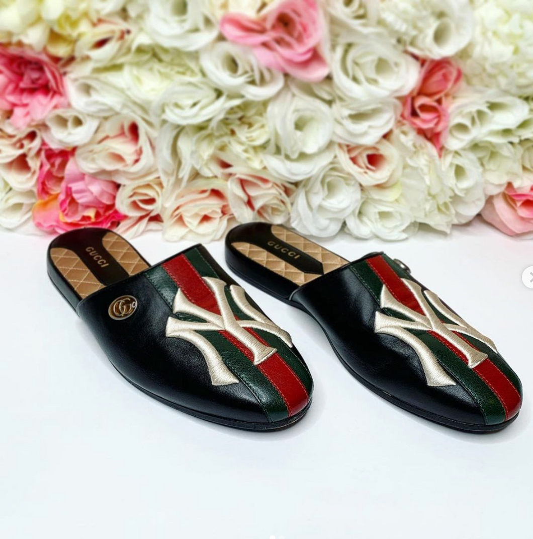 Womens GUCCI RUNWAY NY Flamel Mules